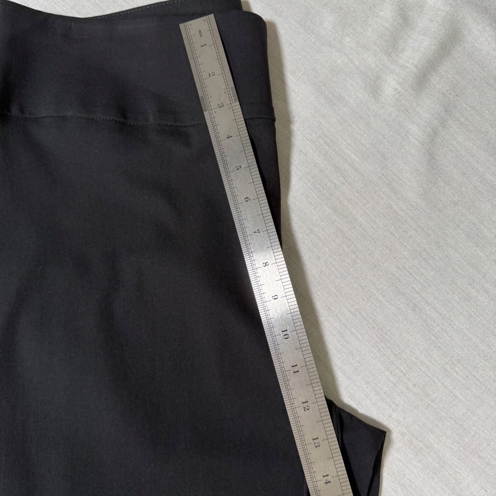 Chico's Black Pull-On Capri Pant Size XL US 16 Stretch Rayon Slim Slits Staple - Picture 7 of 10